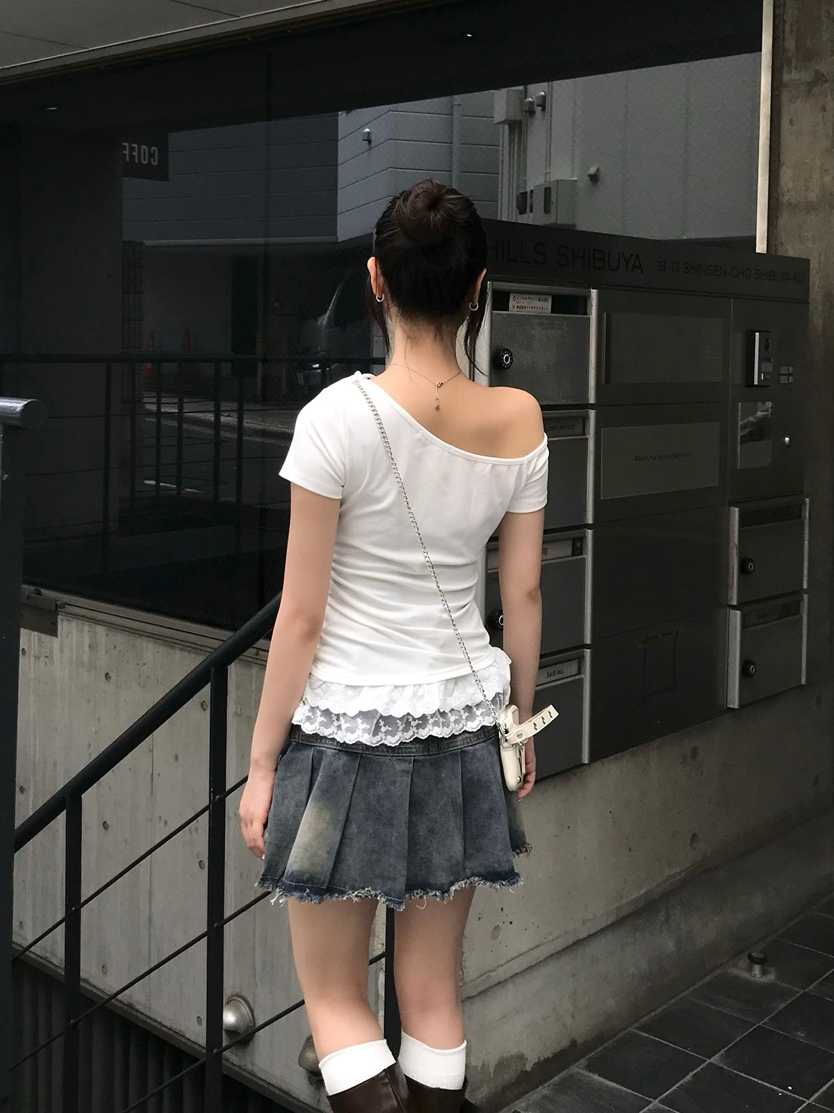 リボンストラップレースTシャツ