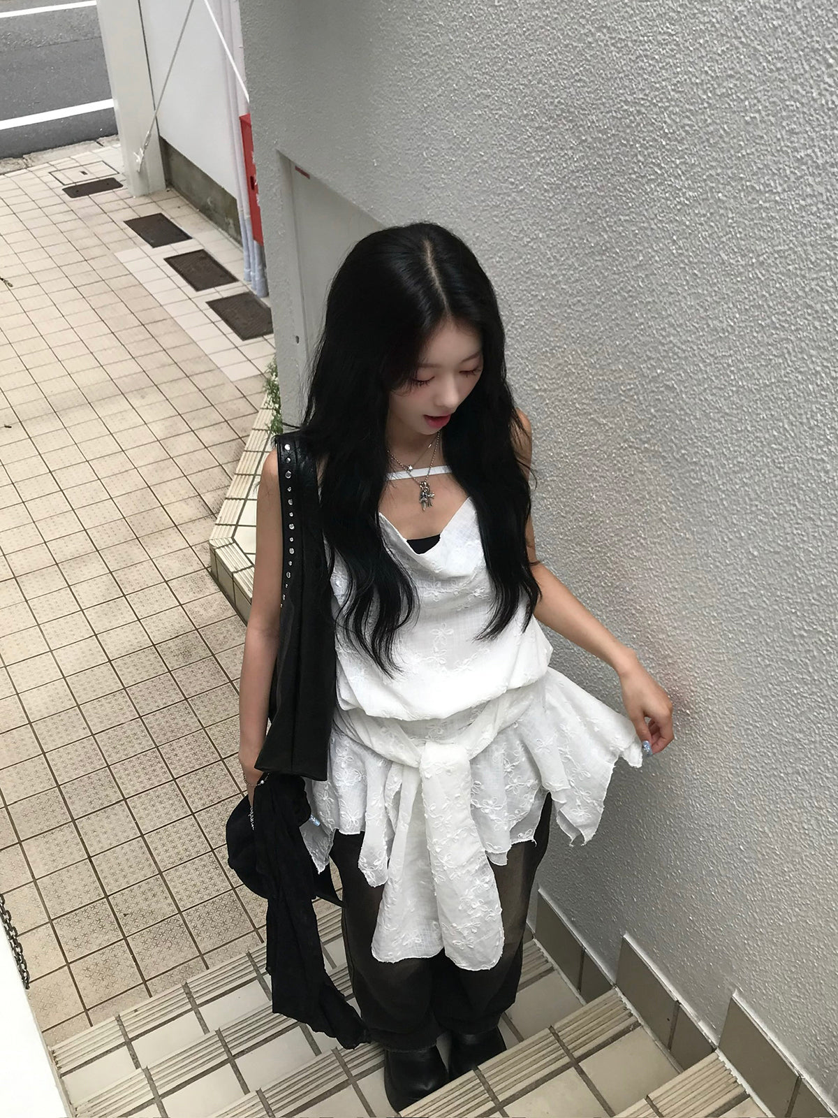フラワーエンブロイダリーラップワンピース