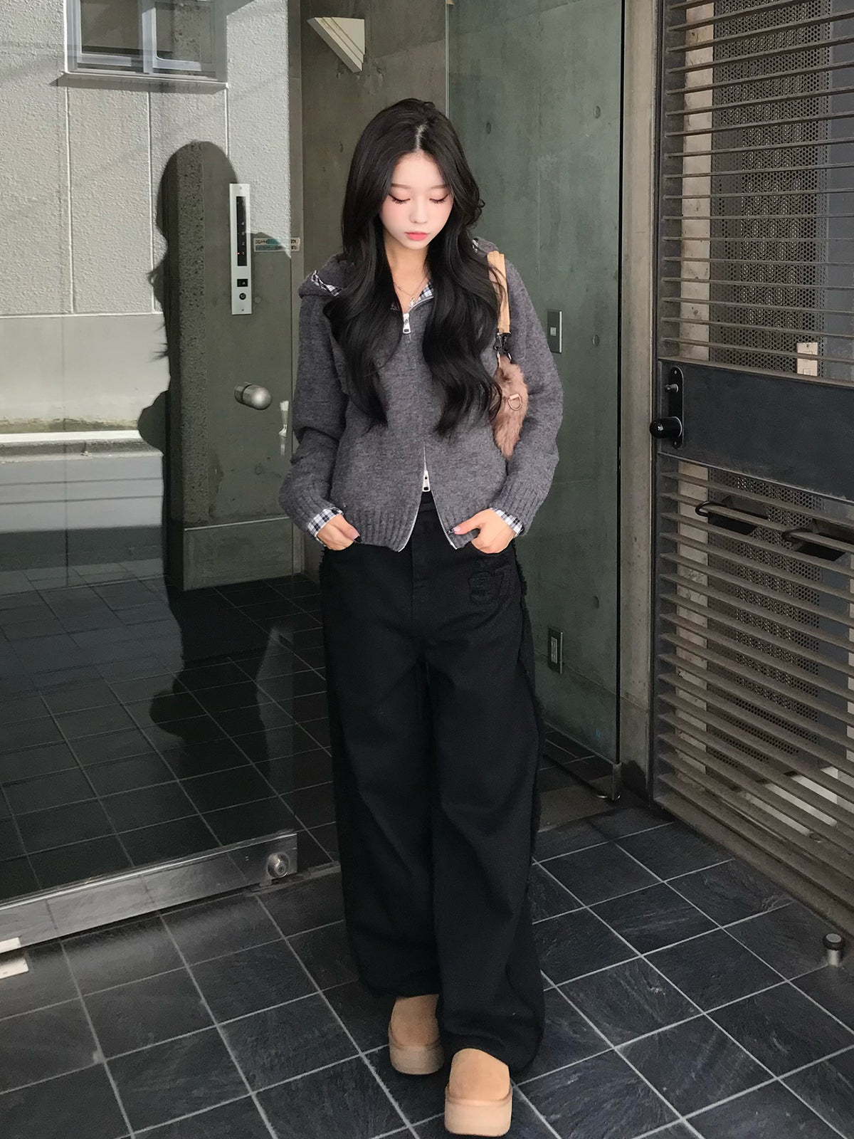 フリンジワイドブラックデニムパンツ