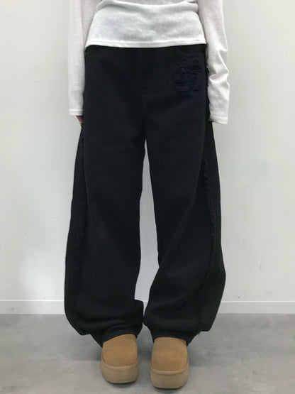 フリンジワイドブラックデニムパンツ