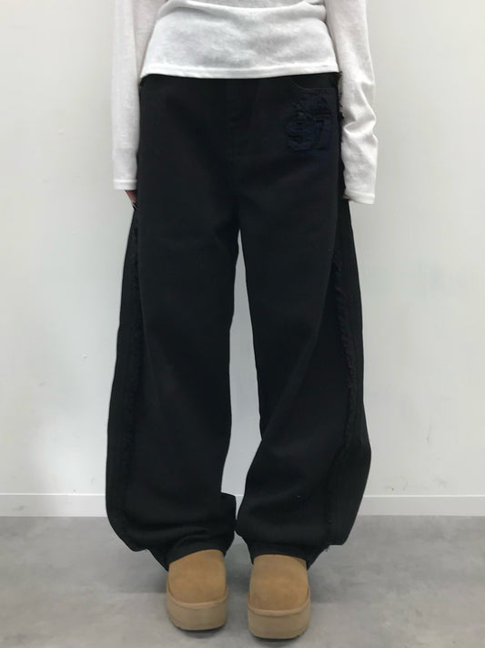 フリンジワイドブラックデニムパンツ