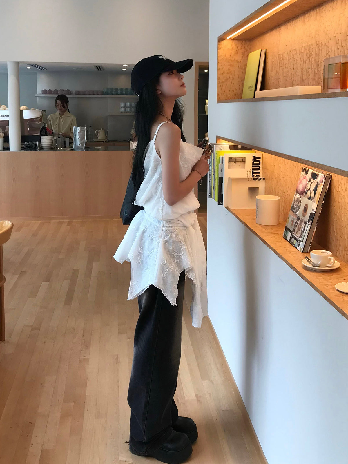フラワーエンブロイダリーラップワンピース
