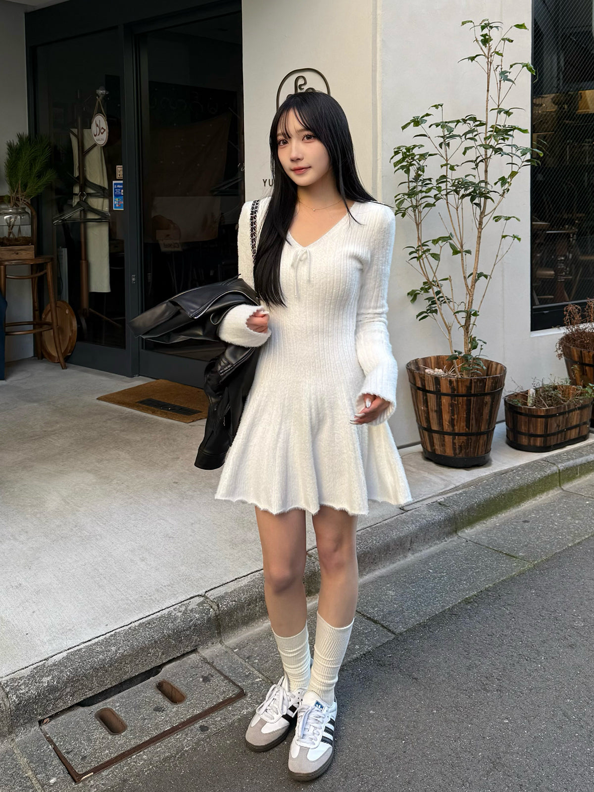 V領蝴蝶結針織迷你連衣裙