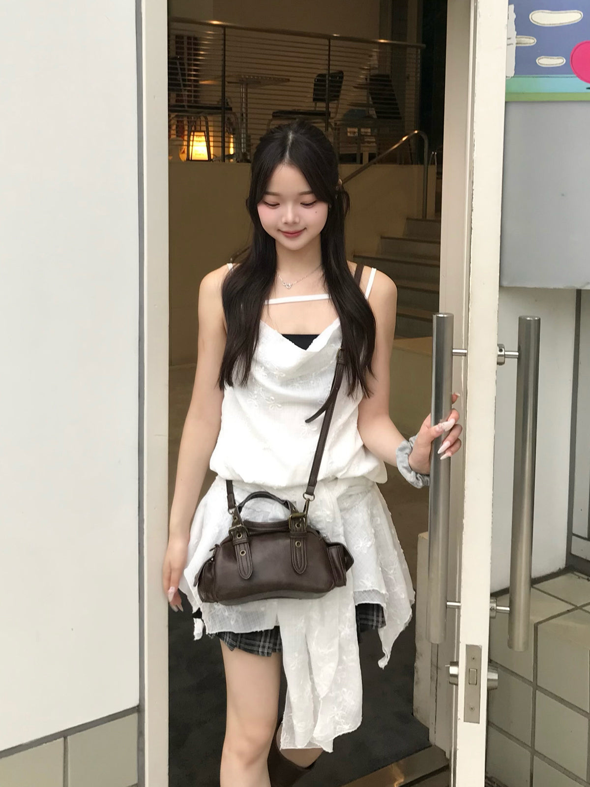 フラワーエンブロイダリーラップワンピース