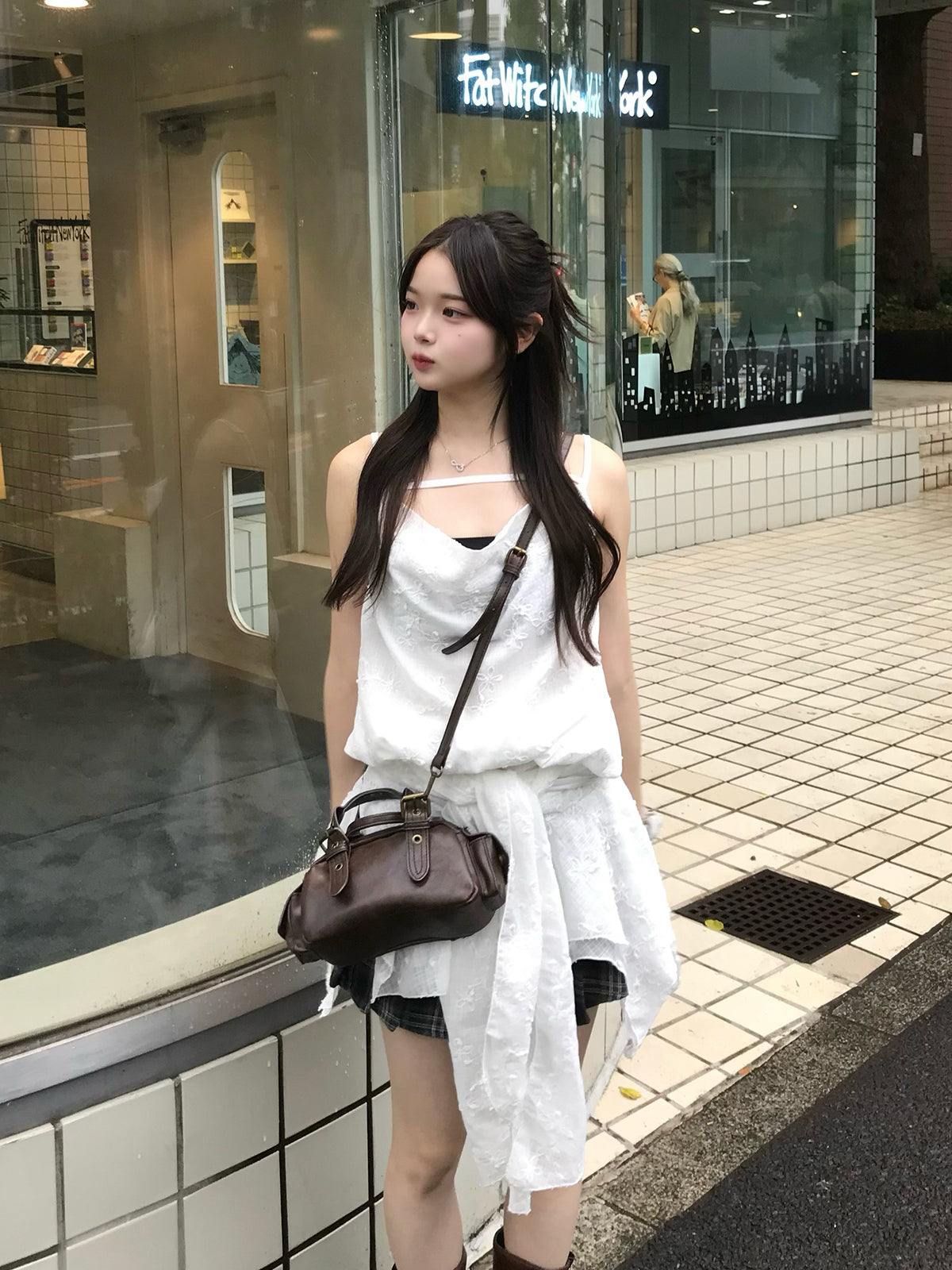 フラワーエンブロイダリーラップワンピース