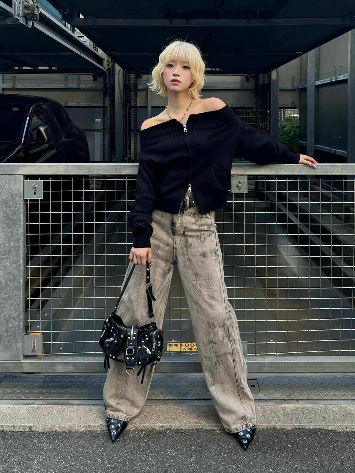 グレーウォッシュデニムパンツ