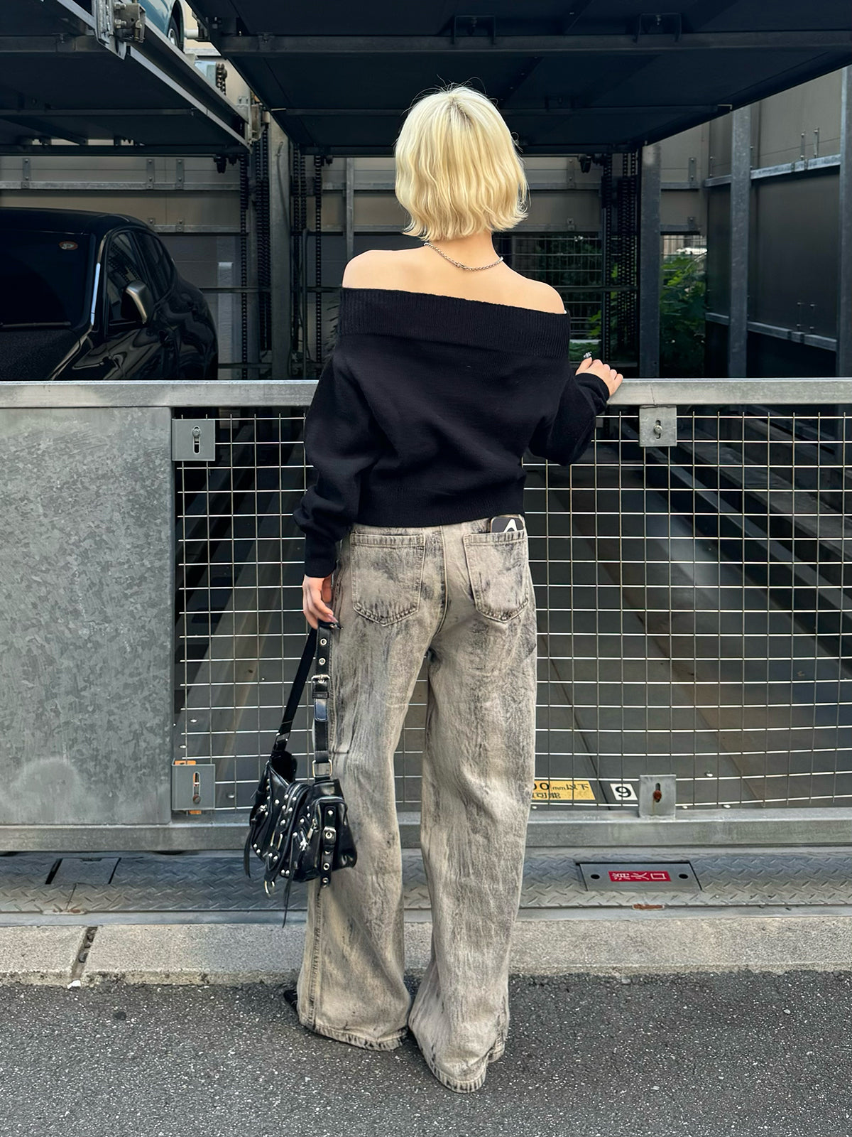 グレーウォッシュデニムパンツ