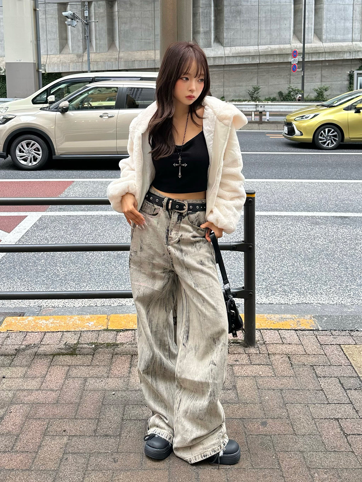 グレーウォッシュデニムパンツ