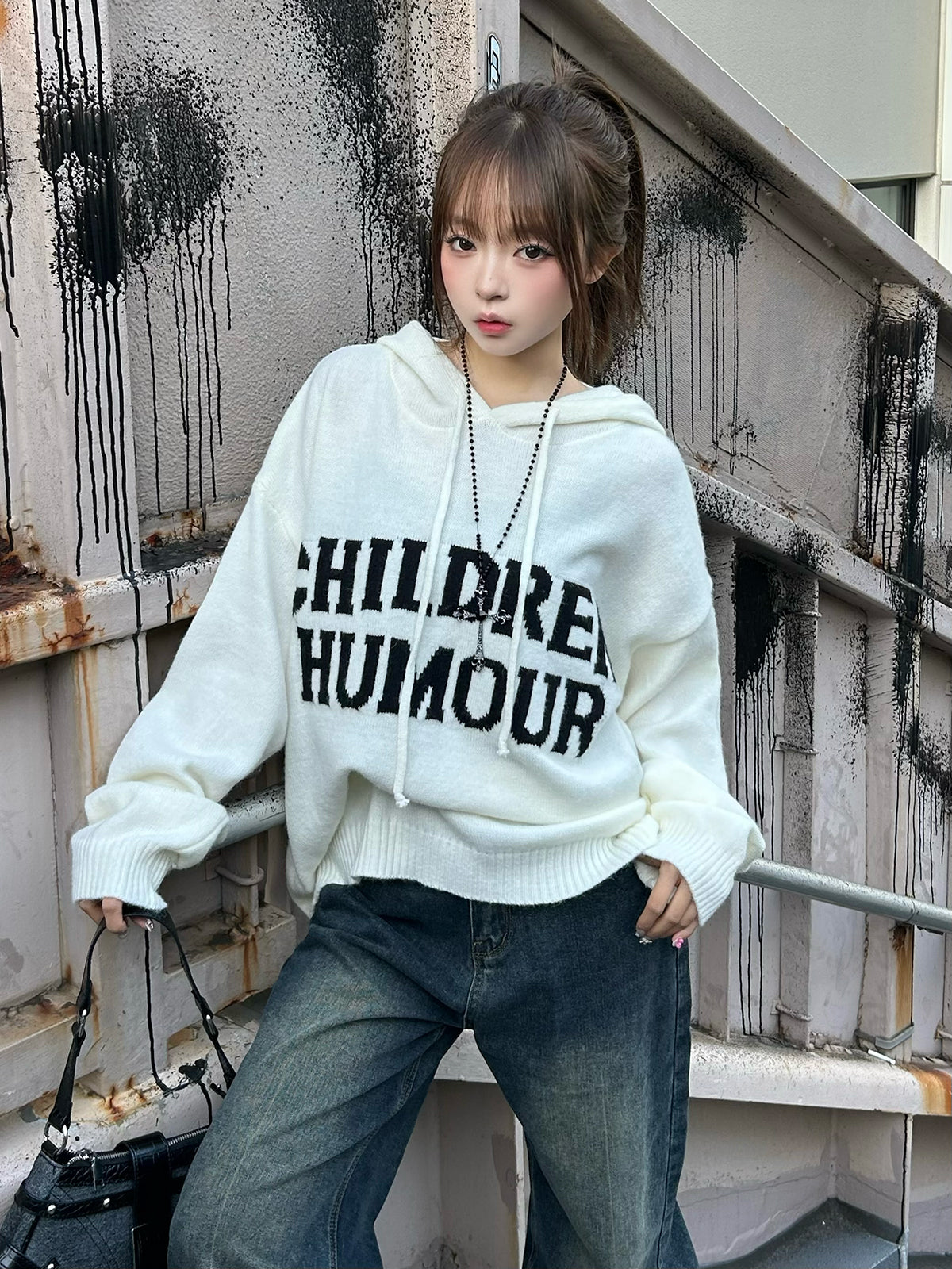 レタリングロゴフーディーニット