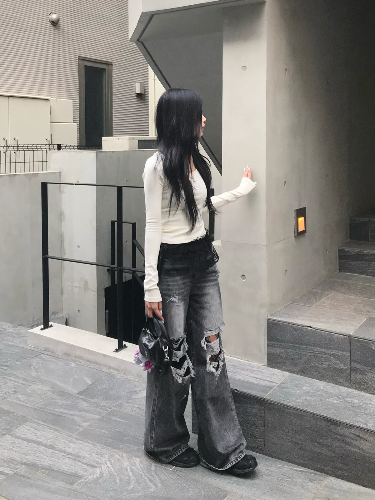 层叠蕾丝破损牛仔裤