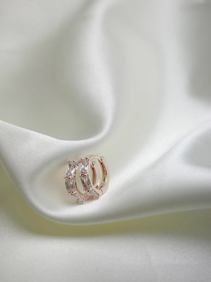 ハーフエタニティワンタッチピアス