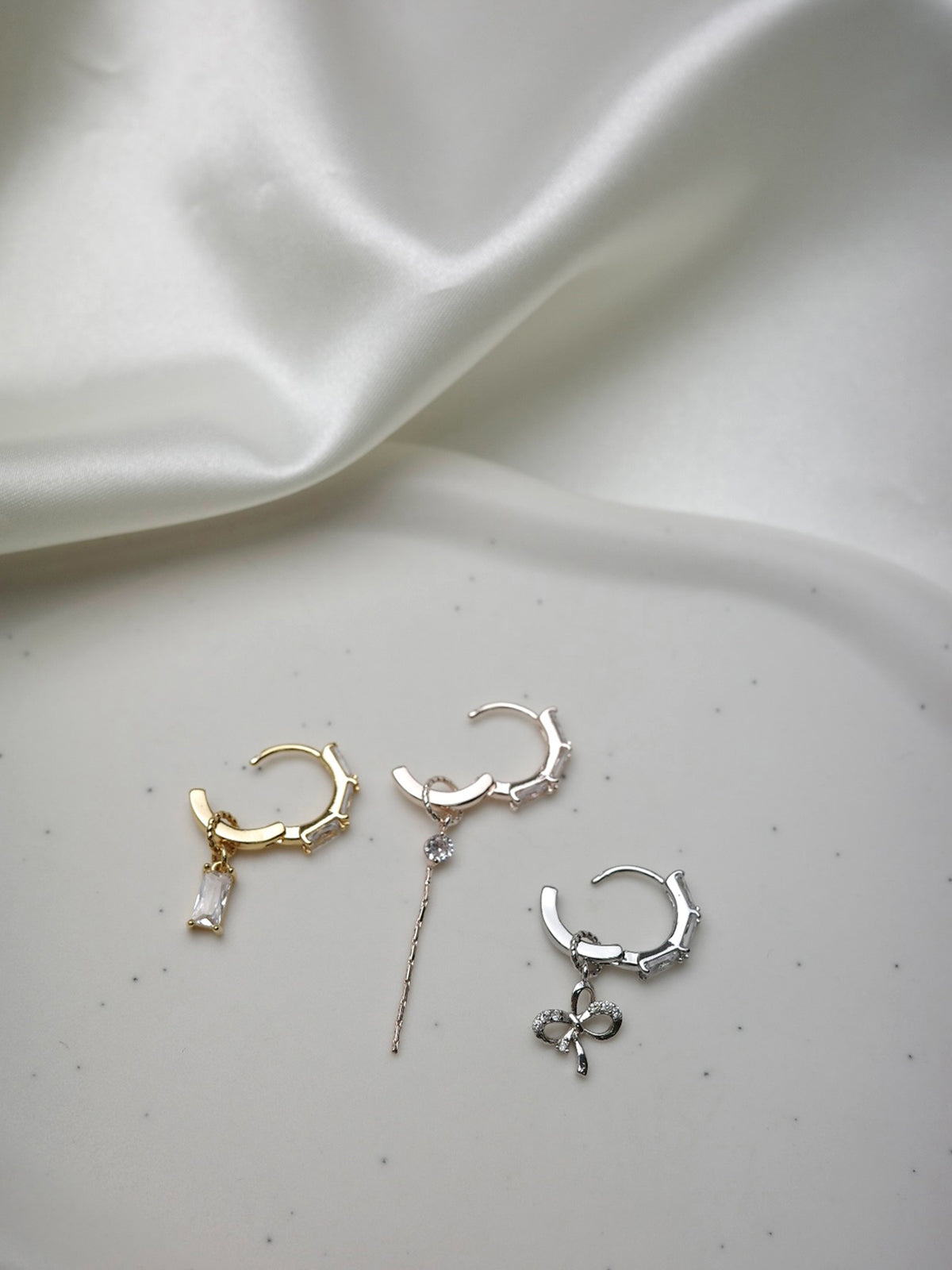 ハーフエタニティワンタッチピアス