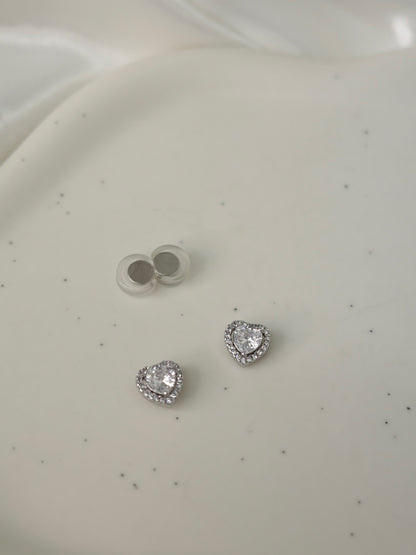 クリスタルハートマグネットピアス