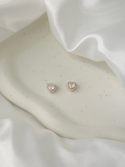 クリスタルハートマグネットピアス