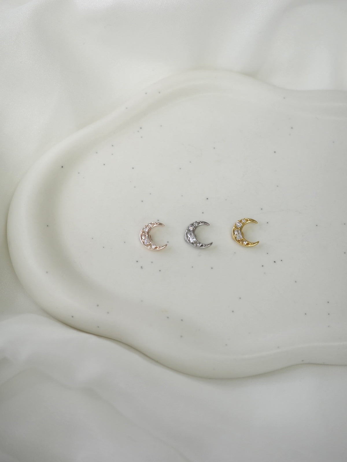 ムーンライトマグネットピアス