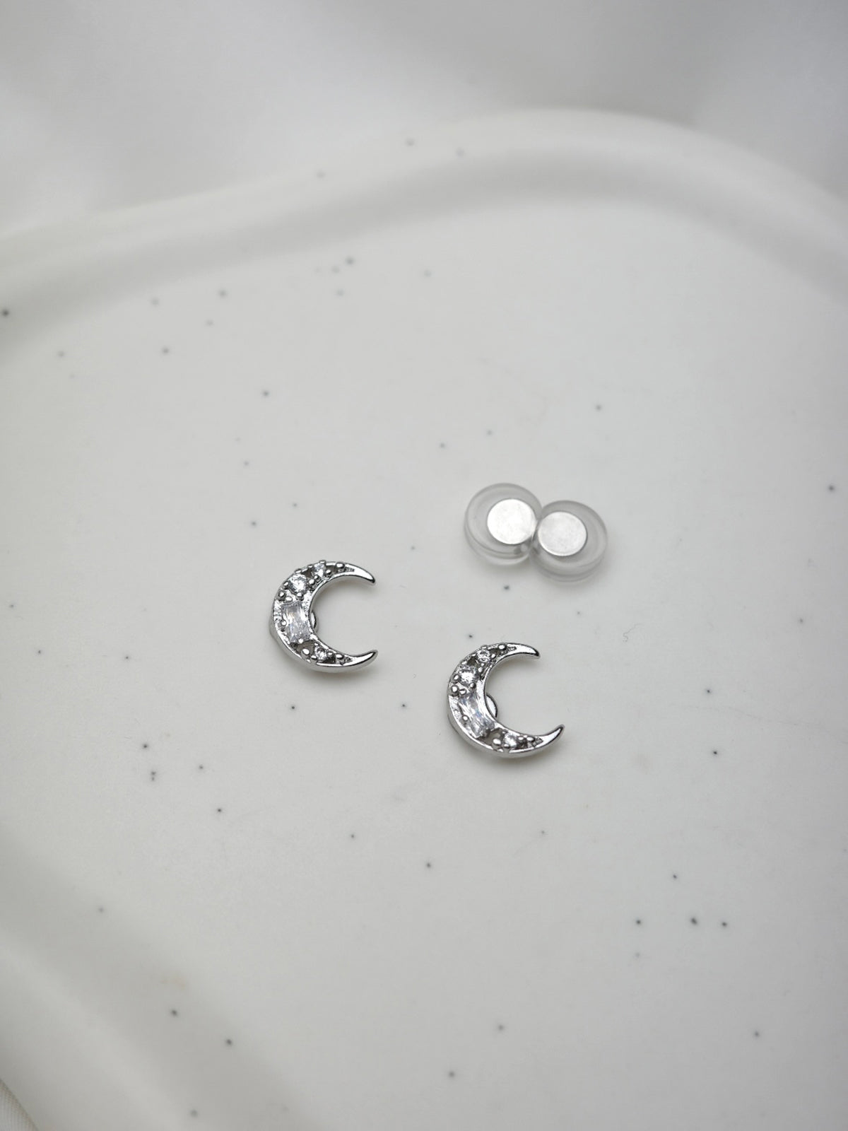 ムーンライトマグネットピアス